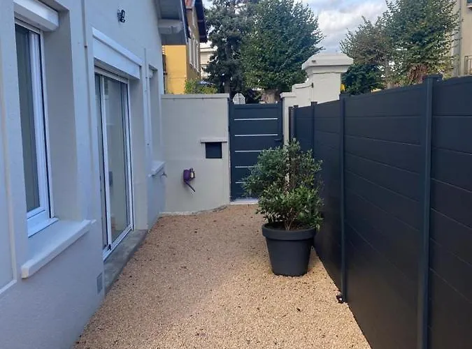A La Belle Etoile